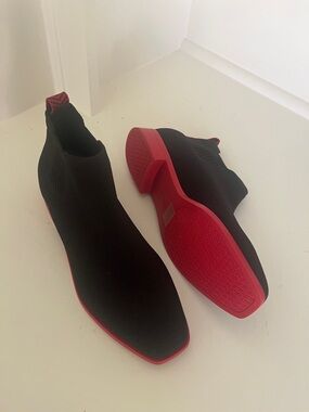 VIVAIA NWT Women's Black Knit Ankle Booties with Red Trim 39 Sz 8